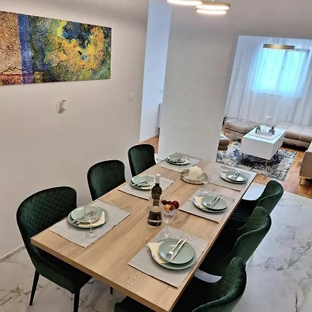 Apartment K. & M. Kolumbic Sveta Nedelja (Hvar)