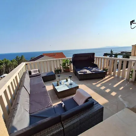Apartment K. & M. Kolumbic Sveta Nedelja (Hvar)