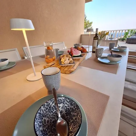 K. & M. Kolumbic Apartment Sveta Nedelja (Hvar)